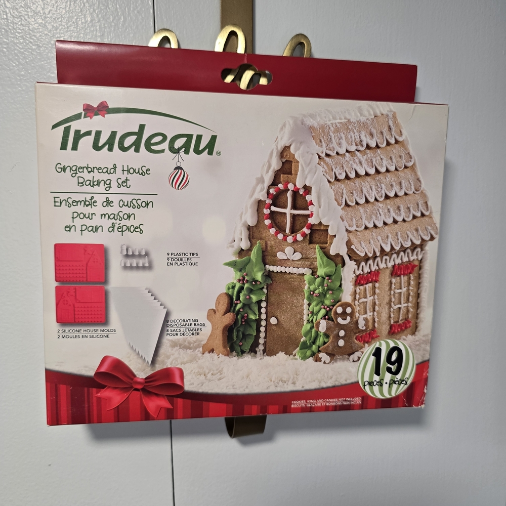 Trudean Gingerbread House Baking Set - New In Box Silicone Mold And Decorating